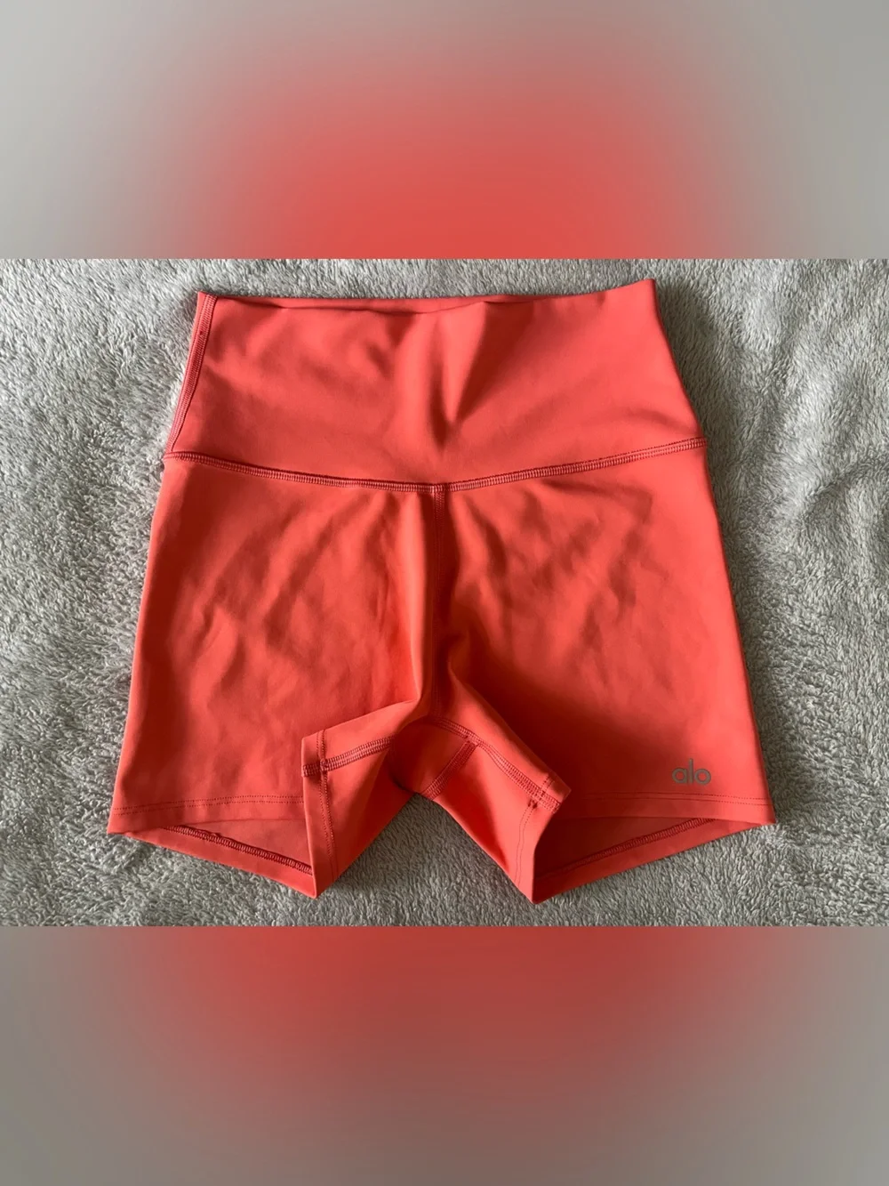 Alo Airlift Biker Shorts 3.5” coral pink